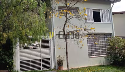 Linda casa, com 3 dormitórios, 1 suíte, 3 vagas, 134,00m².