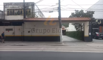 Oportunidade Imperdível: Imóvel Comercial Estratégico em Zona de Eixo Estrutural!