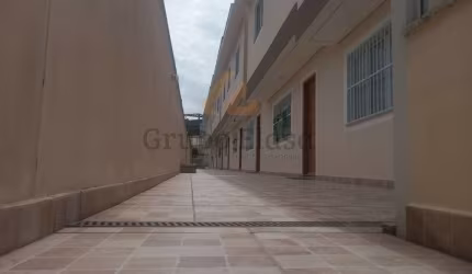 Sobrado em Condomínio com 2 Dormitórios