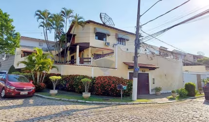 Casa Espetacular no Condomínio Ville Montagne na Freguesia de Jacarepaguá