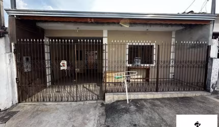 Casa para Venda em Bragança Paulista, Centro, 3 dormitórios, 2 banheiros, 1 vaga