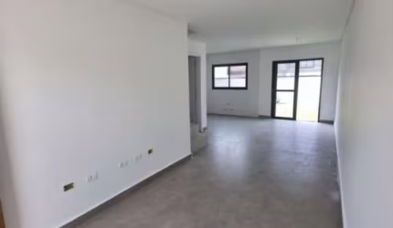 Sobrado com 3 quartos  à venda, 100.00 m2 por R$669000.00  - Xaxim - Curitiba/PR