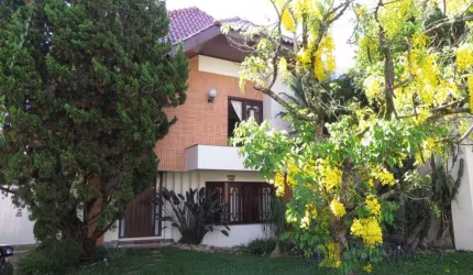 Residência com 4 quartos  à venda, 500.00 m2 por R$1749000.00  - Sao Braz - Curitiba/PR