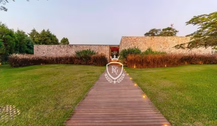 Casa nova  com 6 suítes no Terras de São José
