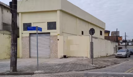 AMPLA LOJA DE ESQUINA COM 305,70M² NO ESTUÁRIO EM SANTOS