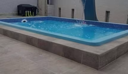 SOBRADO TRIPLEX COM 94,74M² ÚTEIS, LOCALIZADO NO MACUCO EM SANTOS;