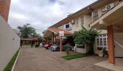 Casa semi mobiliada 3 dormitórios sendo 1 suíte e 2 vagas de garagem no Bairro C