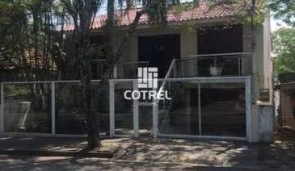 Casa Alto Padrão Situada no Bairro Nsª Srª das Dores