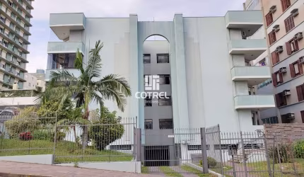 Apartamento com 3 dormitórios, suíte e garagem no Bairro Centro