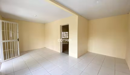 Casa ampla 3 dormitórios e 2 vagas de garagem no bairro Camobi, próximo da UFSM,
