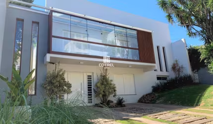 Casa para venda com piscina no Bairro Nossa Senhora de Fátima