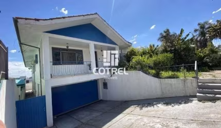 Casa 6 dormitórios sendo 1 suíte e 4 vagas de garagem no Bairro Nossa Senhora de