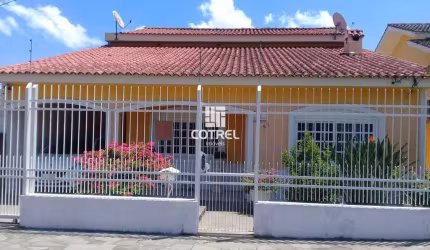 Casa 4 dormitórios e 1 vaga de garagem no Bairro Dom Antônio Reis localizada na