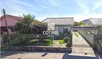 Casa 3 dormitórios sendo 1 suíte e 4 vagas de garagem no Bairro Passo D' Areia l
