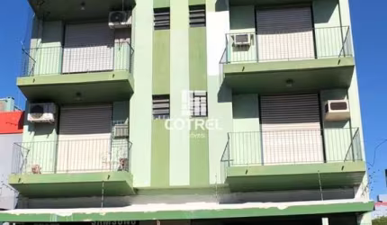 Apartamento central 2 dormitórios e 1 vaga de garagem localizado na cidade de Sa