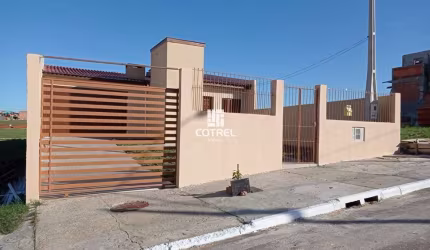 Casa 3 dormitórios sendo 1 suíte e 1 vaga de garagem no Bairro Pinheiro Machado
