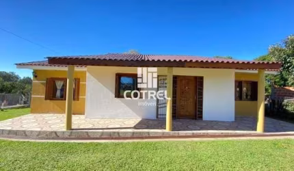 Casa 2 dormitórios 2 vagas de garagem localizada no Parque Serrano I na cidade d