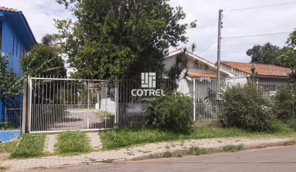 Casa 3 dormitórios localizada no bairro Camobi na Cidade de Santa Maria- RS
