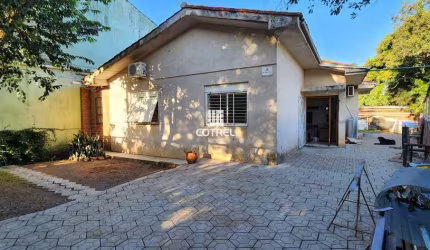 Casa com 3 dormitórios no bairro Camobi Santa Maria-RS.