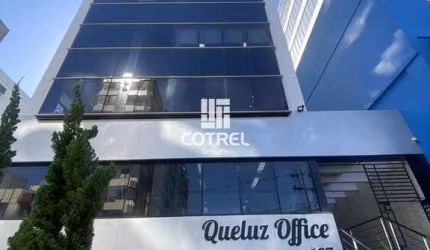 Excelente Sala Comercial com 43 m² no Queluz Office situada na Rua Alameda Bueno