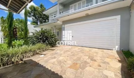 Casa para venda com 3 dormitórios 1 sendo suíte, 2 vagas de garagem, piscina sit