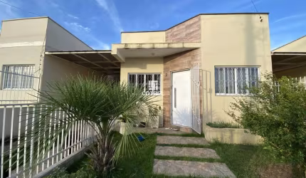 Casa para venda com 2 dormitórios, 2 vagas de garagem situada no Bairro Diácono