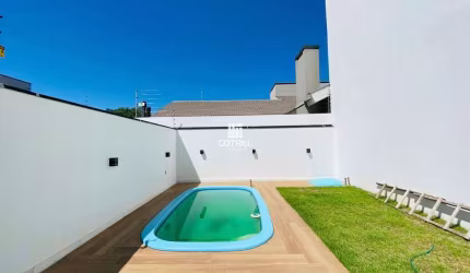Casa para venda e locação 3 dormitórios 1 sendo suíte, piscina situada no Bairro