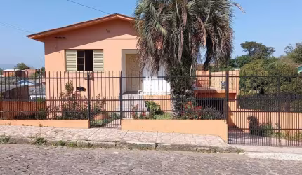Casa para venda com 3 dormitóris no Bairro Camobi