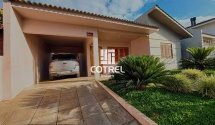 Casa para venda com 4 dormitórios 1 sendo suíte, piscina situada no Bairro Camob