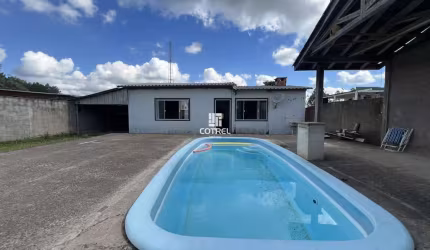 Casa para venda 2 dormitórios, piscina situada no Parque Serrano I no Município