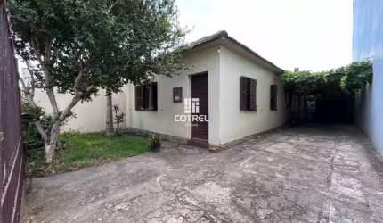 Casa para venda com 3 dormitórios no Bairro Nossa Senhora Medianeira