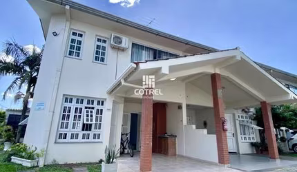 Casa para venda e locação 3 dormitórios sendo 1 suíte, 2 vagas de garagem situad