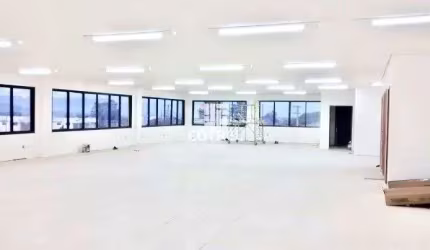 Sala Comercial para venda e locação 300 m² situada no Bairro Camobi na cidade de