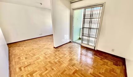 Apartamento 3 dormitórios, com sacada, bairro Centro, situado na cidade de Santa