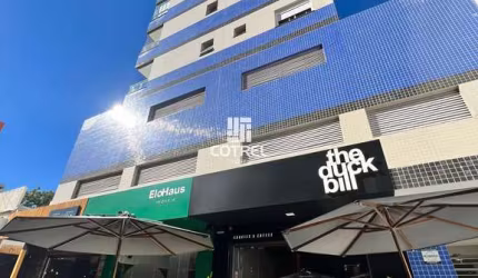 Apartamento com 1 dormitório, churrasqueira e garagem situado na Rua Floriano Pe