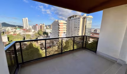 Fantástica cobertura situada a Av. Presidente Vargas em frente ao Hospital