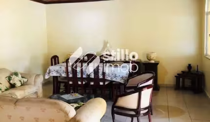 CASA NO CONJUNTO CAMPOS ELÍSEOS
