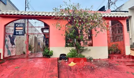 CASA PARA FINS COMERCIAIS NA PRAÇA 14