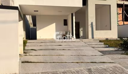Casa Alto Padrã à venda no Aruã Brisas -  Mogi das Cruzes/SP  3 suítes