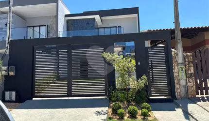 Casa com 5 quartos à venda em Camboinhas - RJ