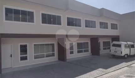 Condomínio com 3 quartos à venda em Engenho Do Mato - RJ