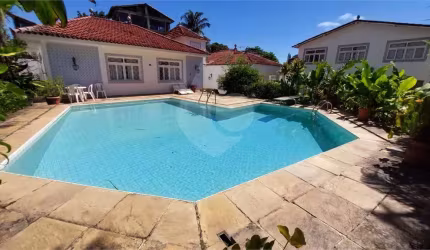 Casa com 7 quartos à venda em Itacoatiara - RJ