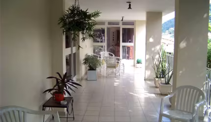 Casa com 5 quartos à venda em São Francisco - RJ