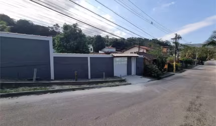 Casa com 4 quartos à venda em Maravista - RJ