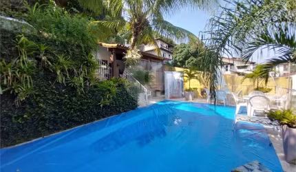 Casa com 4 quartos à venda em São Francisco - RJ