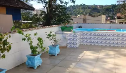Casa com 3 quartos à venda em Santa Rosa - RJ