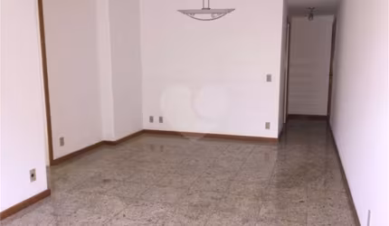 Apartamento com 2 quartos à venda em Icaraí - RJ