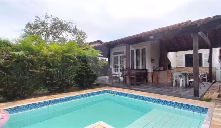 Condomínio com 3 quartos à venda em Badu - RJ