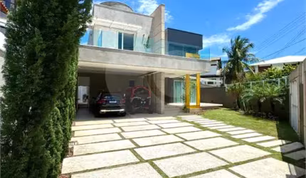 Casa com 4 quartos à venda em Camboinhas - RJ