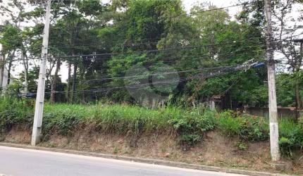 Terreno à venda em Engenho Do Mato - RJ
